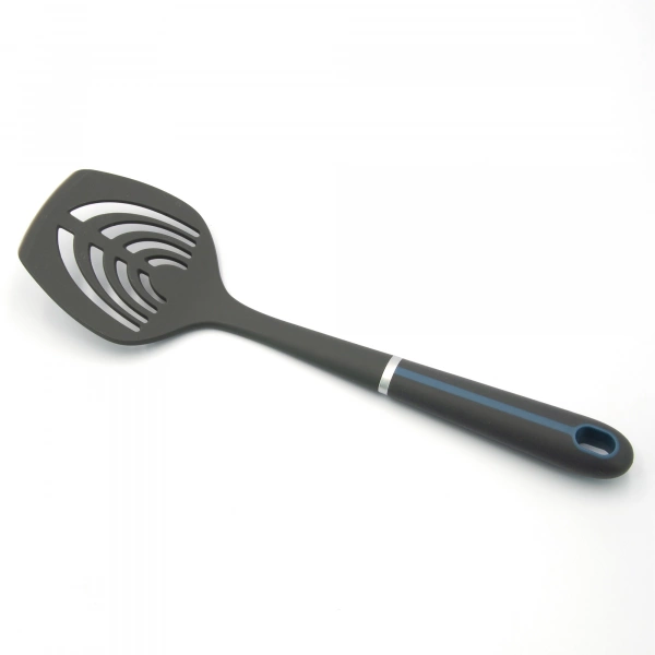 Лопатка з прорізями Lessner нейлон з прогумованою ручкою 33,6см (10289) фото 2